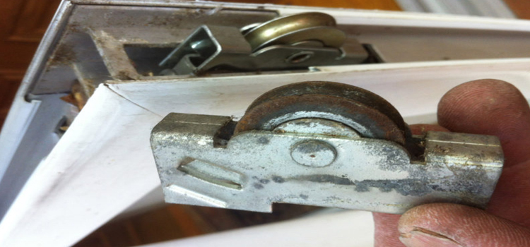 screen door roller repair in Yreka