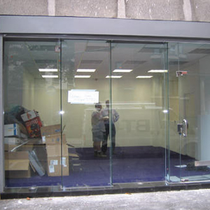 shop front door repair Yreka
